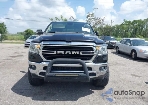 2019 Ram 1500 Big Horn/Lone Star z USA, uszkodzony, nr VIN 1C6SRFFT4KN856756